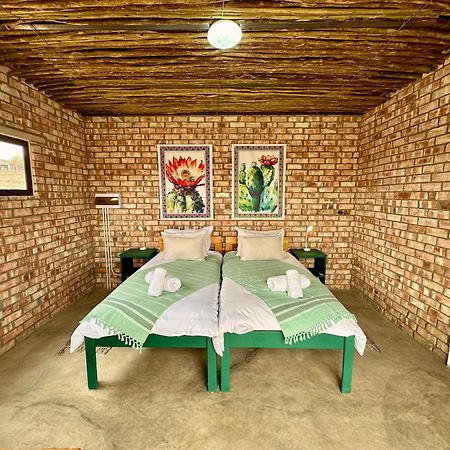 Daureb Isib Campsite And B&B Uis 外观 照片