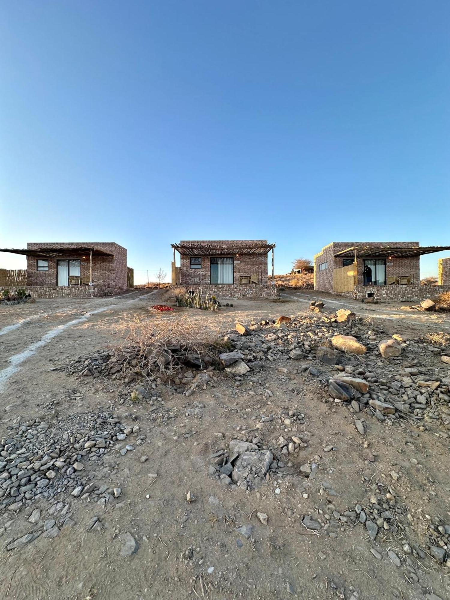 Daureb Isib Campsite And B&B Uis 外观 照片
