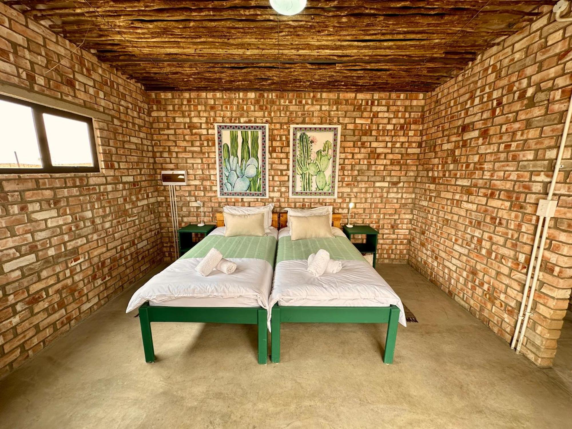 Daureb Isib Campsite And B&B Uis 外观 照片